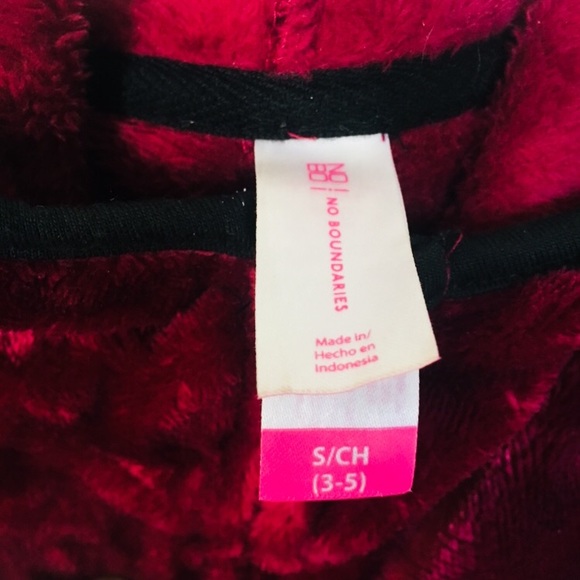 Maroon fuzzy zip up hoodie - Picture 3 of 3